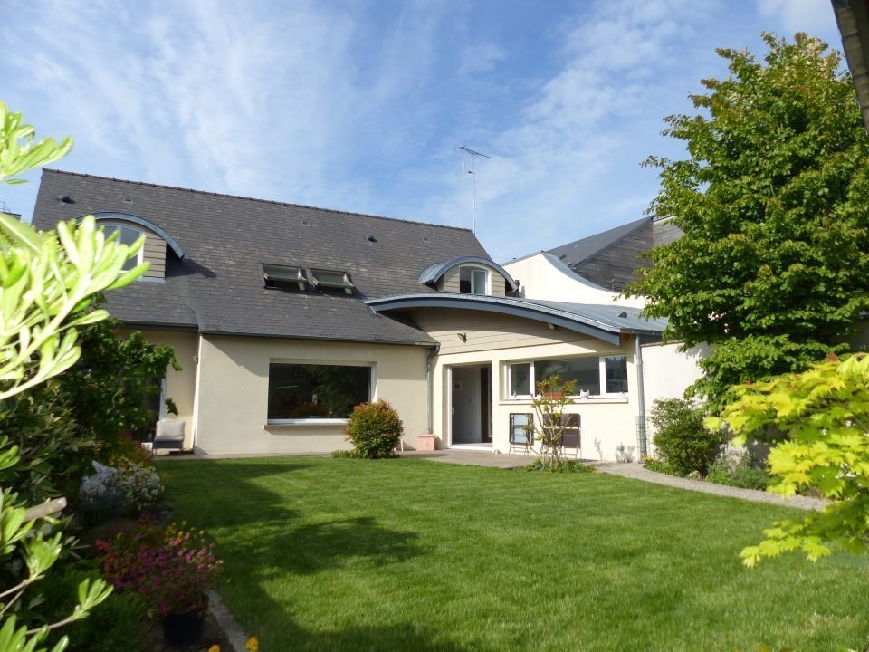 1872